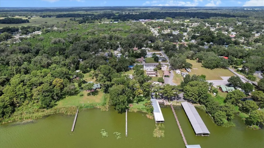 1955 Cr 439c Lake Panasoffkee FL 33538