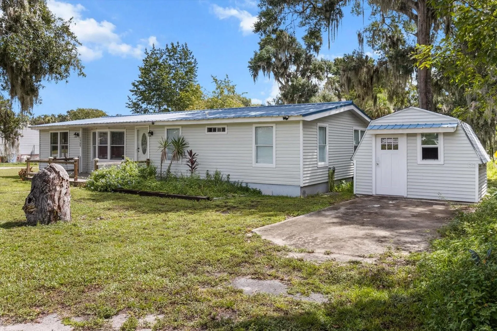 1955 Cr 439c Lake Panasoffkee FL 33538