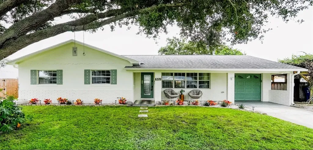 6370 23rd Avenue N St Petersburg FL 33710