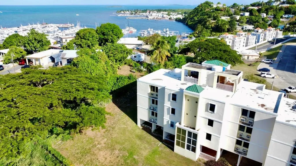 Cond. Vista Real Edif. 4 Fajardo PR 00738