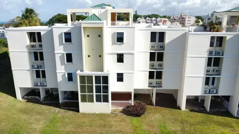 Cond. Vista Real Edif. 4 Fajardo PR 00738