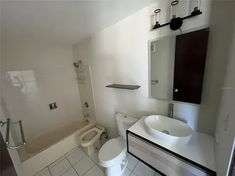 Cond. Vista Real Edif. 4 Fajardo PR 00738