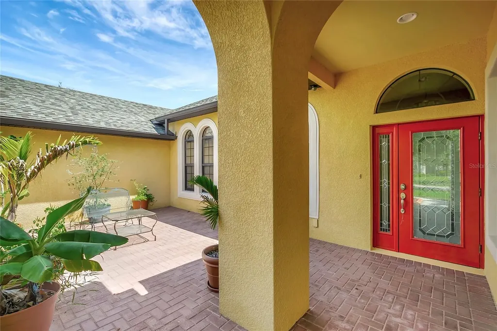 9317 Lisbon Street Seffner FL 33584