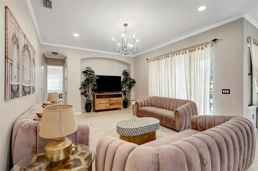 9317 Lisbon Street Seffner FL 33584