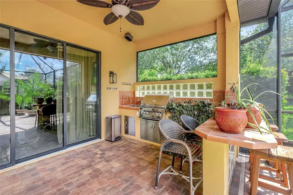 9317 Lisbon Street Seffner FL 33584