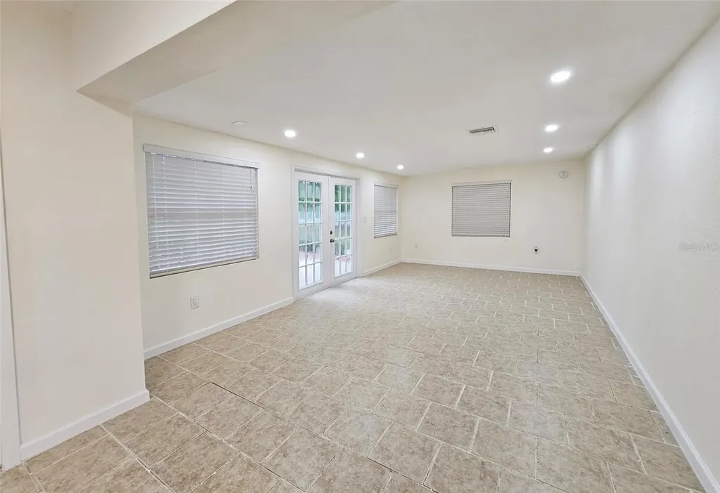 3073 Duane Avenue Oldsmar FL 34677