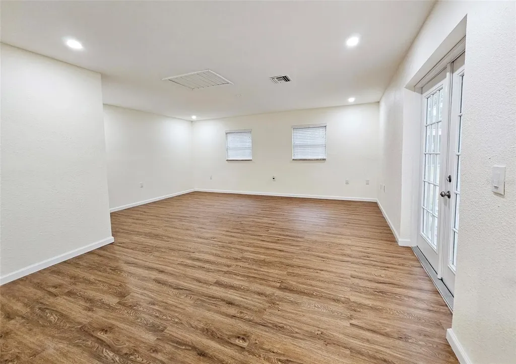 3073 Duane Avenue Oldsmar FL 34677