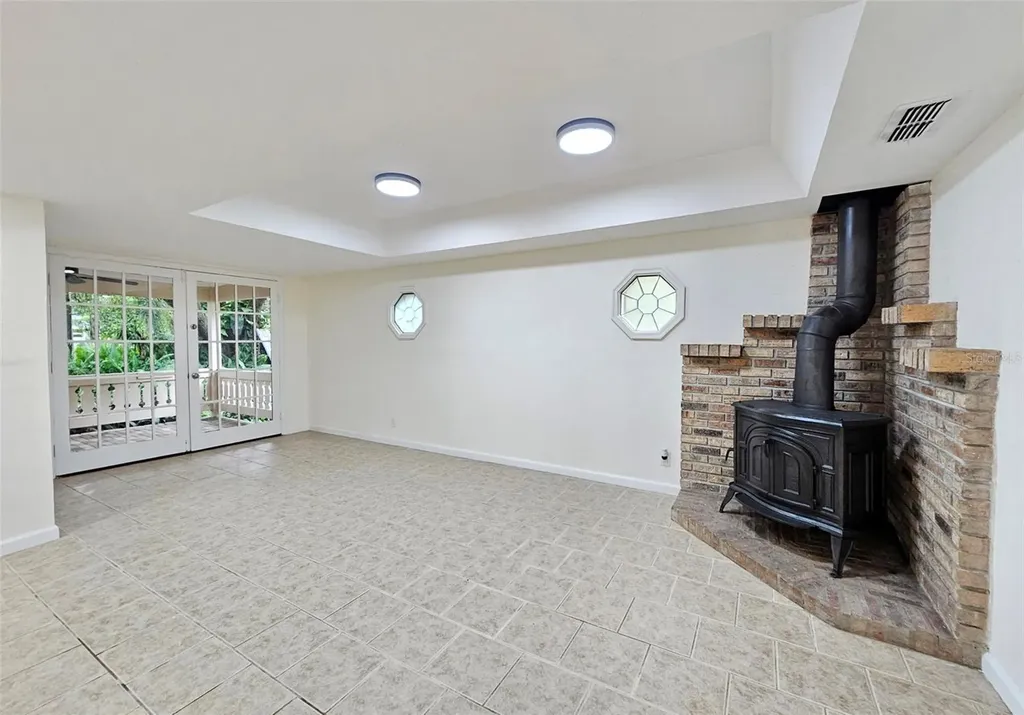 3073 Duane Avenue Oldsmar FL 34677