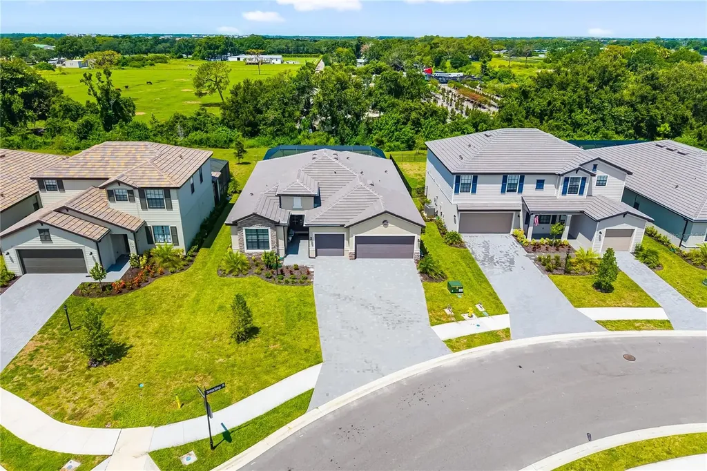 5030 Saratoga Springs Run Bradenton FL 34211