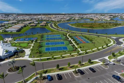 5030 Saratoga Springs Run Bradenton FL 34211