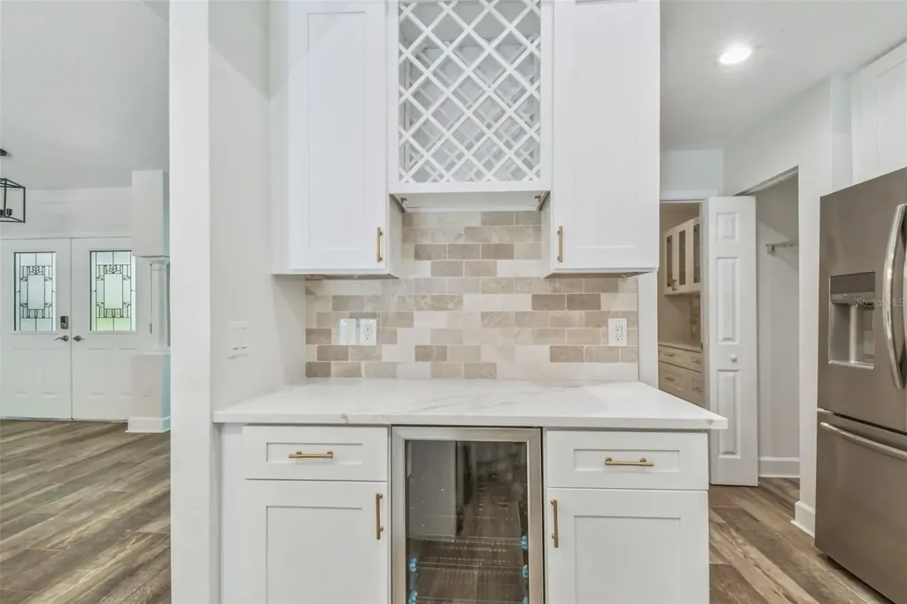 2513 N Valrico Road Seffner FL 33584
