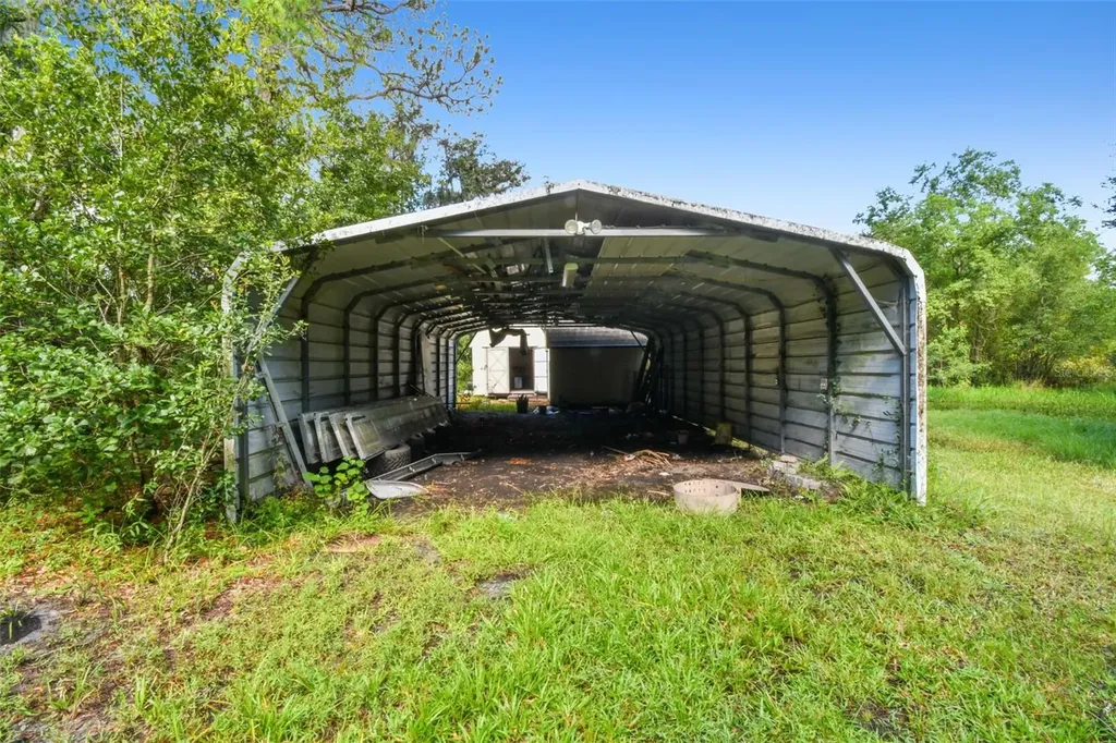 2513 N Valrico Road Seffner FL 33584