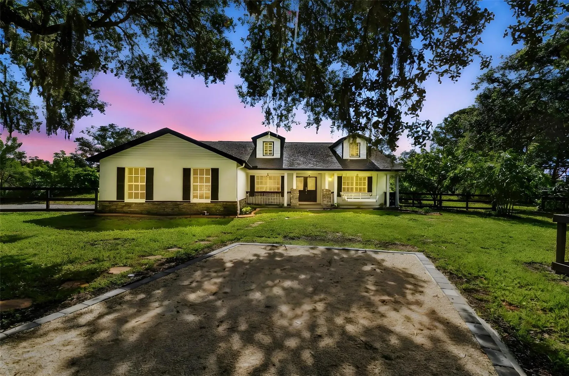 2513 N Valrico Road Seffner FL 33584