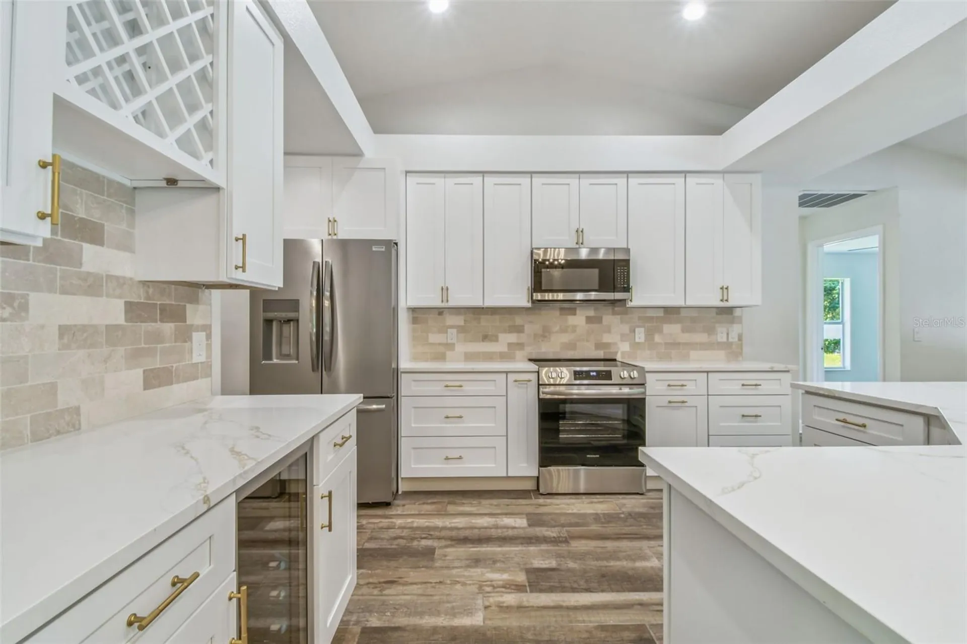 2513 N Valrico Road Seffner FL 33584