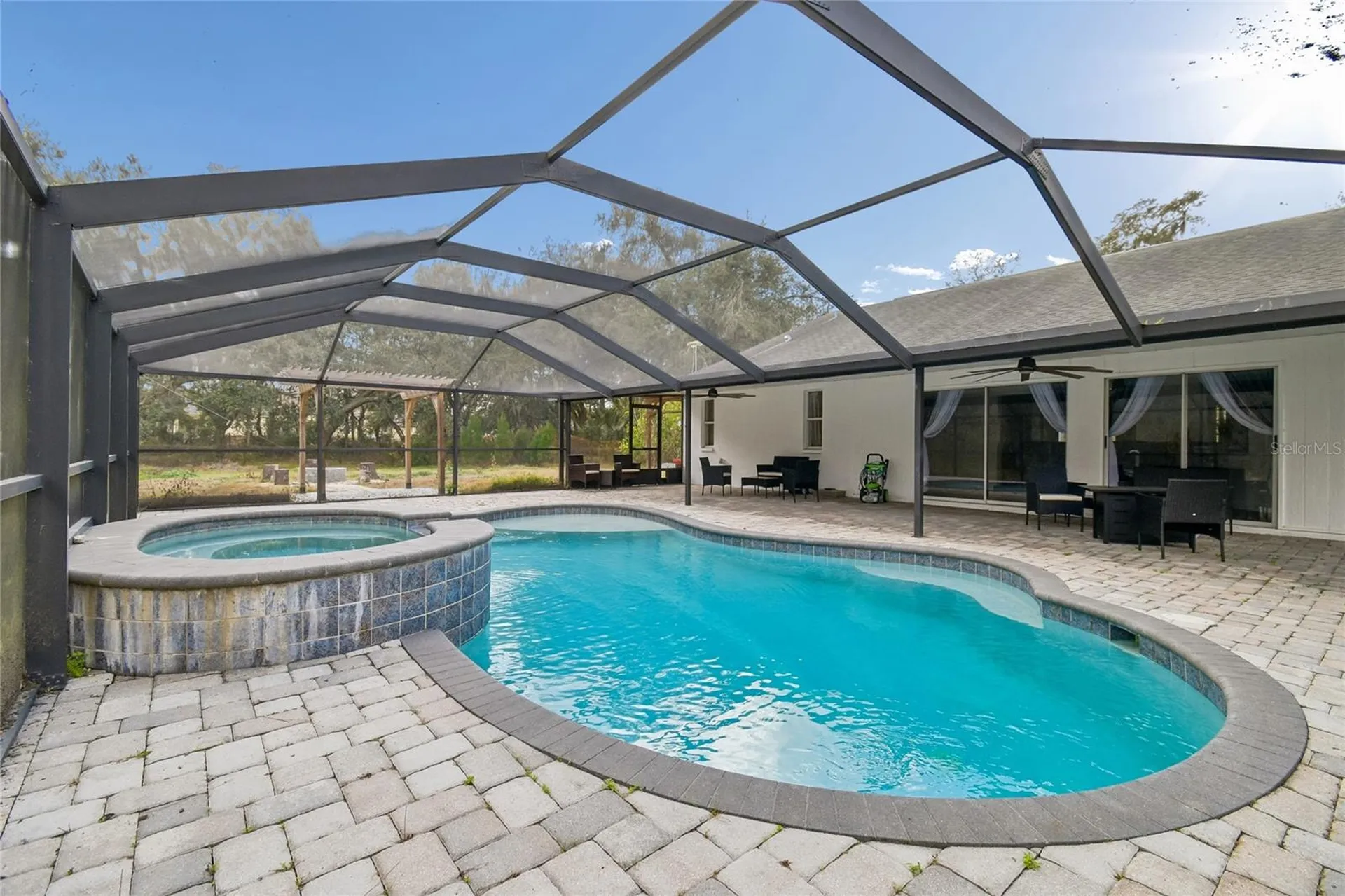 2513 N Valrico Road Seffner FL 33584