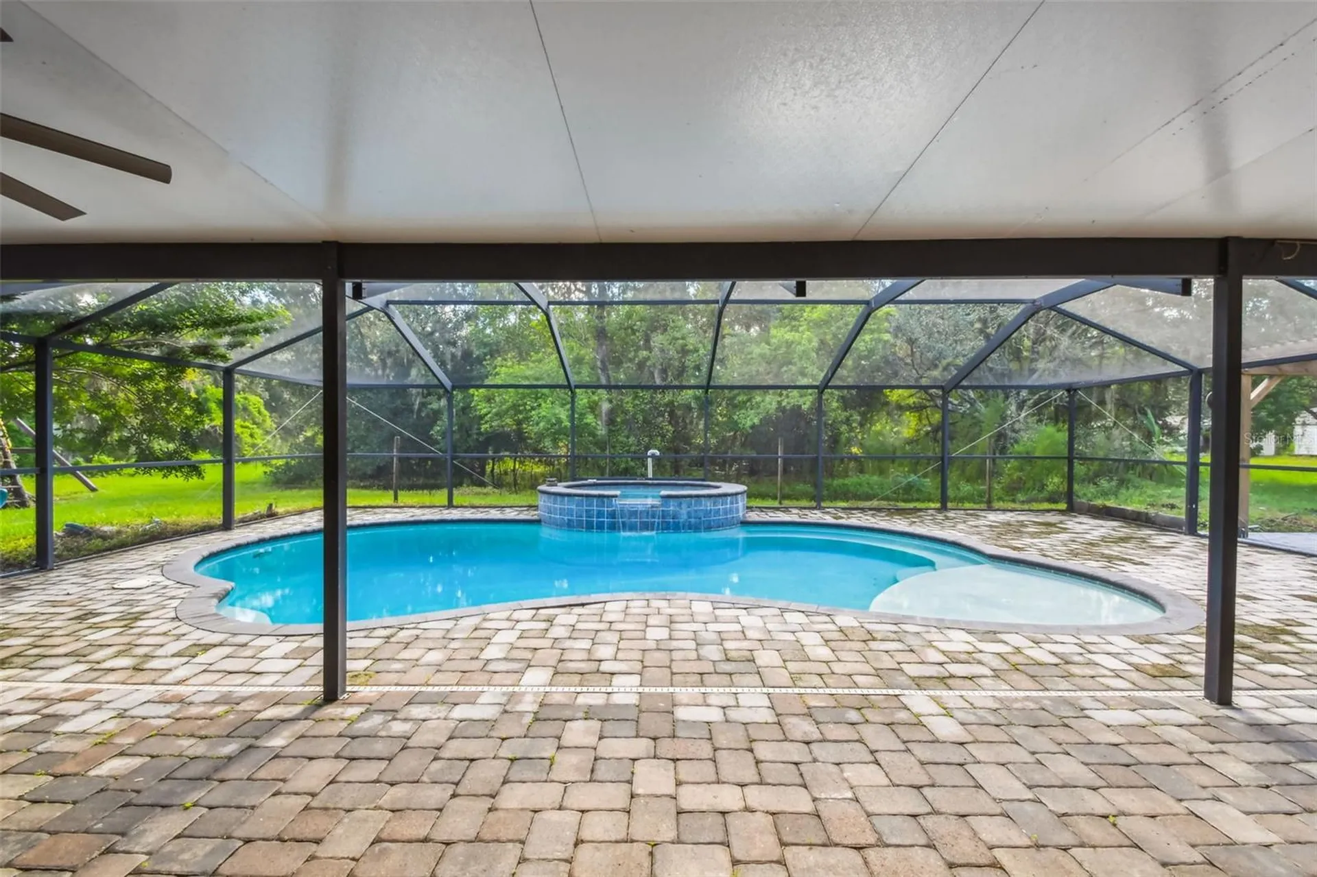 2513 N Valrico Road Seffner FL 33584