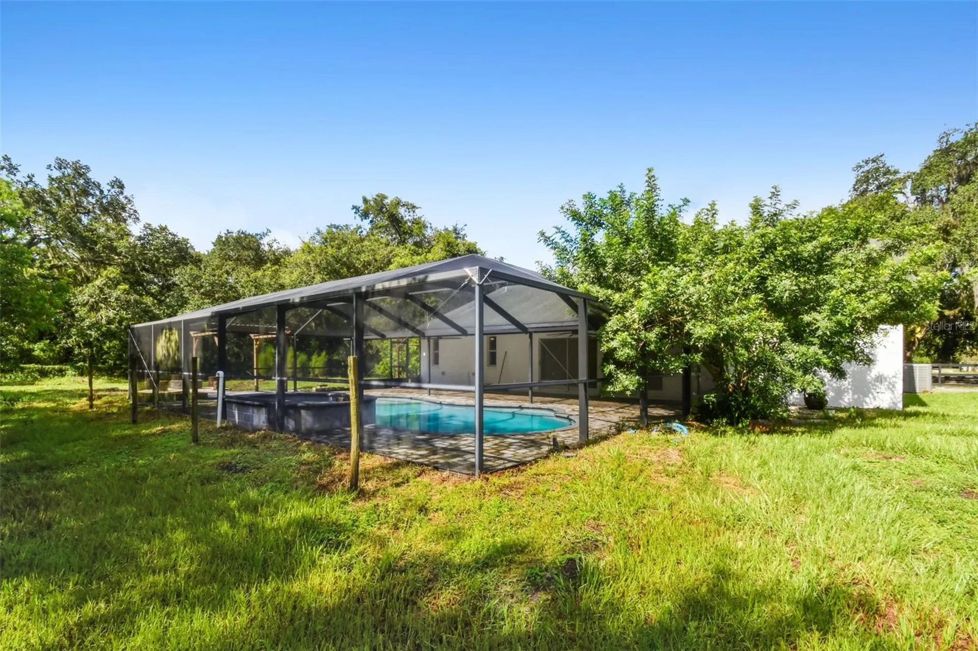 2513 N Valrico Road Seffner FL 33584