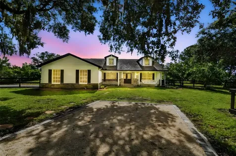 2513 N Valrico Road Seffner FL 33584