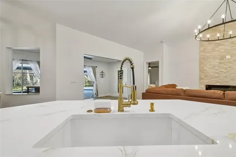 2513 N Valrico Road Seffner FL 33584