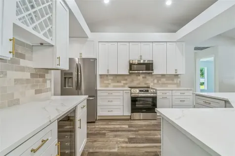 2513 N Valrico Road Seffner FL 33584