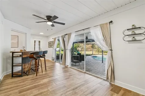 2513 N Valrico Road Seffner FL 33584