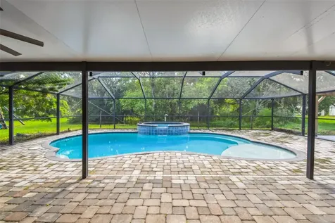 2513 N Valrico Road Seffner FL 33584