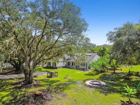 2513 N Valrico Road Seffner FL 33584