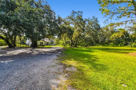 2513 N Valrico Road Seffner FL 33584
