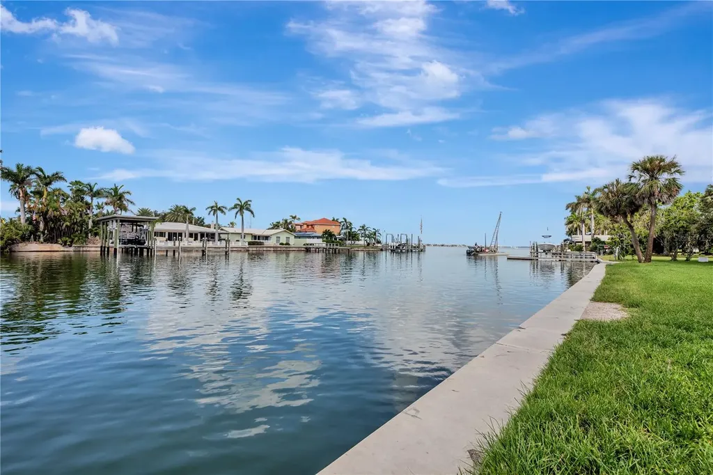 7321 Central Avenue St Petersburg FL 33710