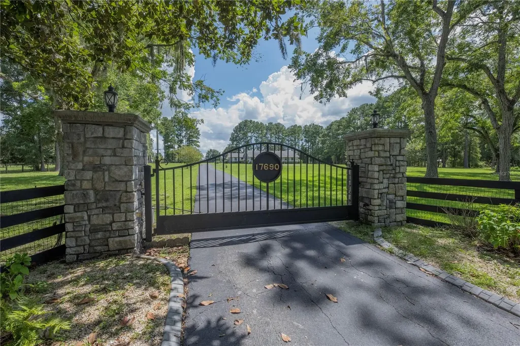 17690 NE State Road 121 Williston FL 32696