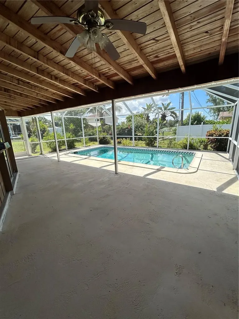 579 Lakemont Port Charlotte FL 33952