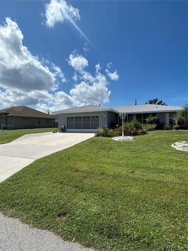 579 Lakemont Port Charlotte FL 33952