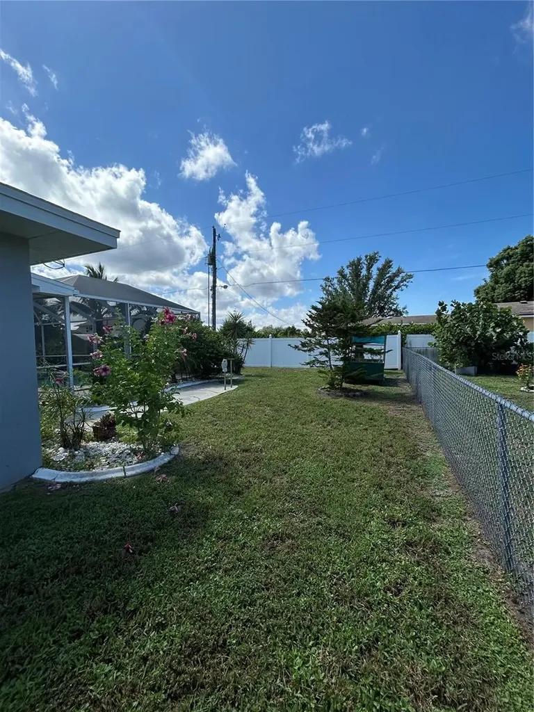 579 Lakemont Port Charlotte FL 33952
