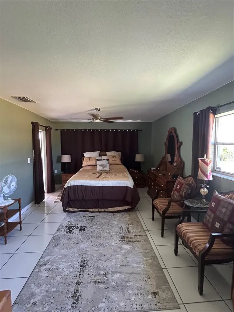 579 Lakemont Port Charlotte FL 33952