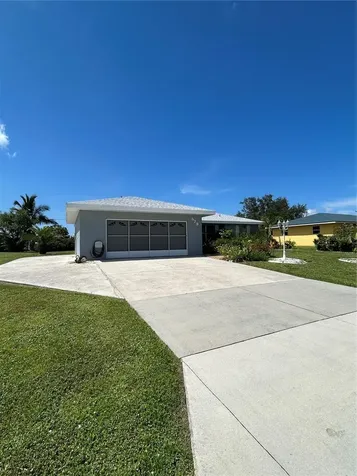 579 Lakemont Port Charlotte FL 33952
