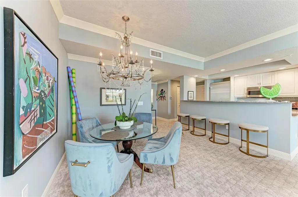 800 N Tamiami Trail Sarasota FL 34236