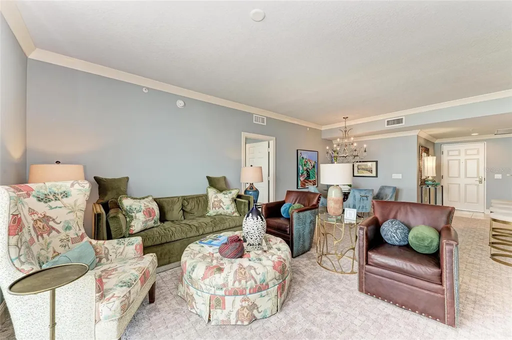 800 N Tamiami Trail Sarasota FL 34236