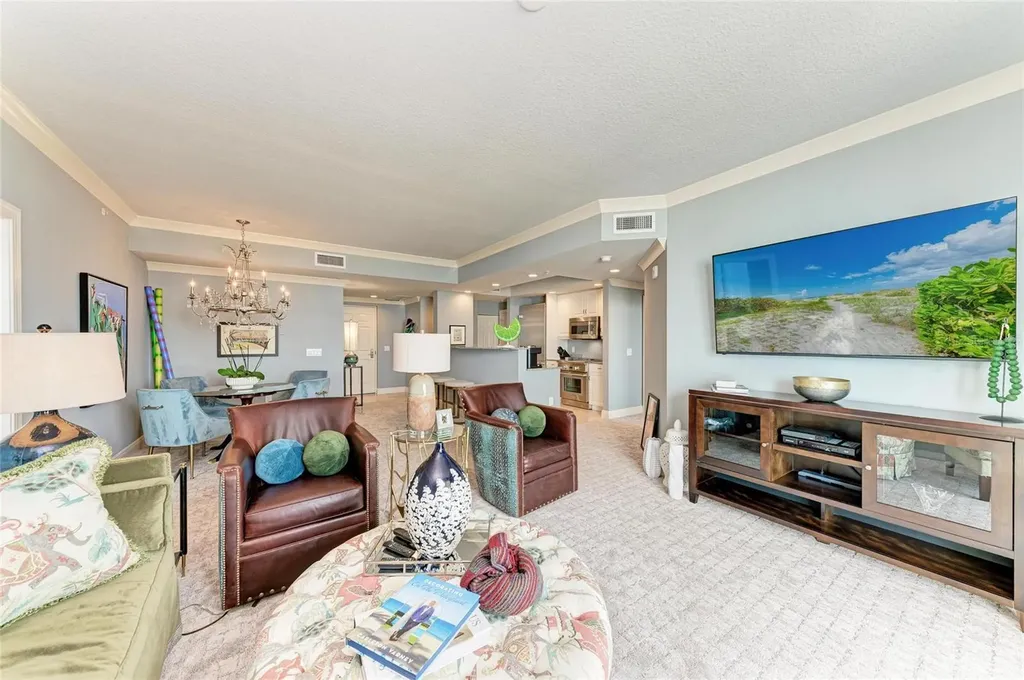 800 N Tamiami Trail Sarasota FL 34236