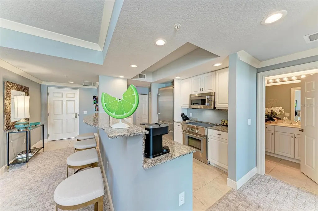 800 N Tamiami Trail Sarasota FL 34236