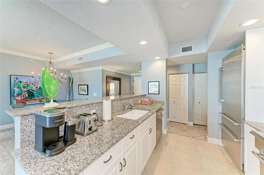 800 N Tamiami Trail Sarasota FL 34236