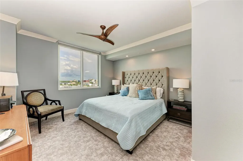 800 N Tamiami Trail Sarasota FL 34236