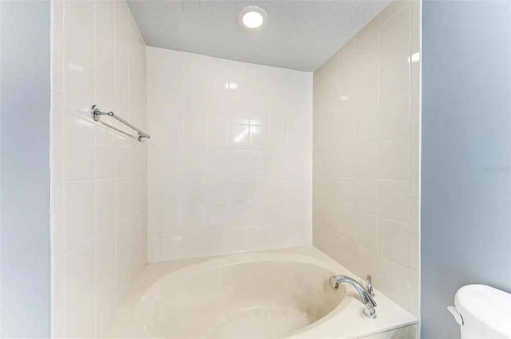 800 N Tamiami Trail Sarasota FL 34236