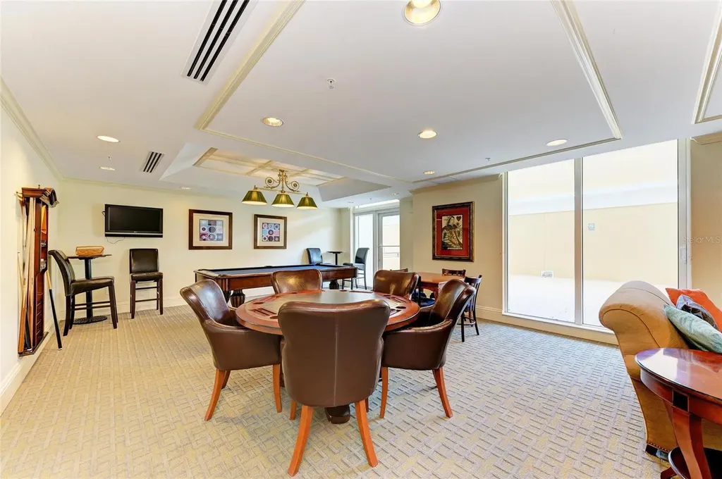 800 N Tamiami Trail Sarasota FL 34236