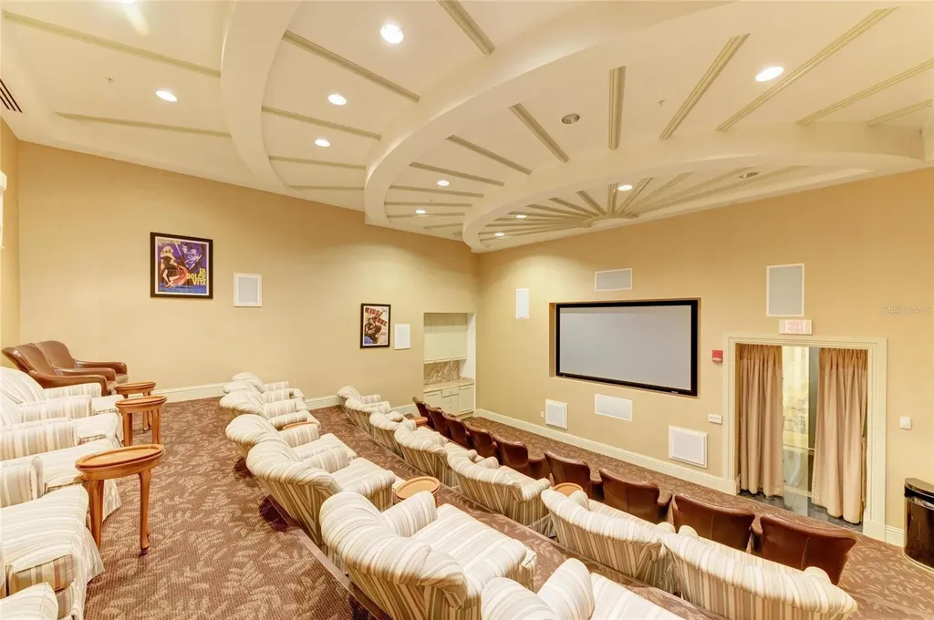 800 N Tamiami Trail Sarasota FL 34236