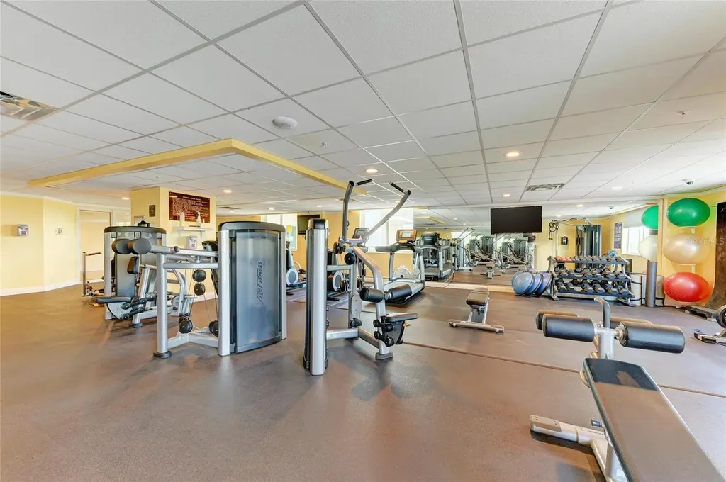 800 N Tamiami Trail Sarasota FL 34236