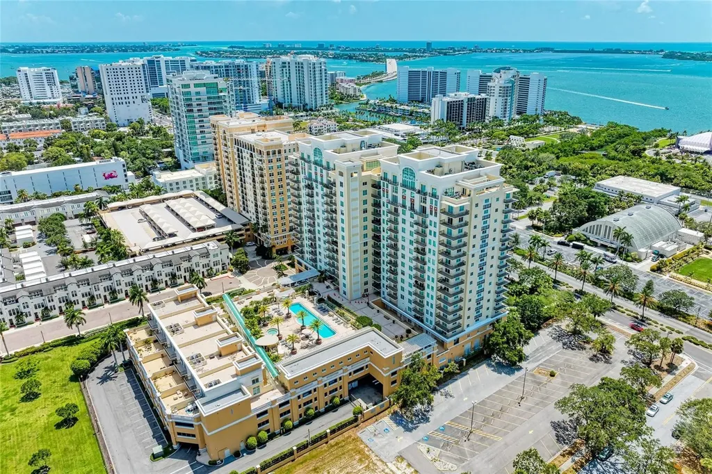 800 N Tamiami Trail Sarasota FL 34236