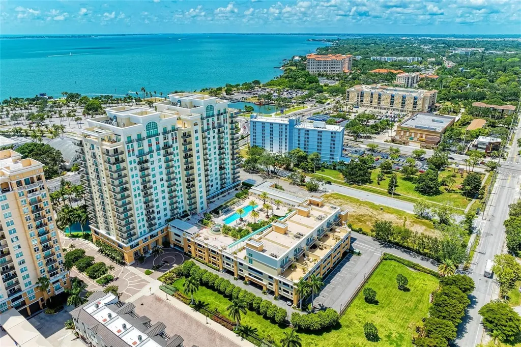 800 N Tamiami Trail Sarasota FL 34236