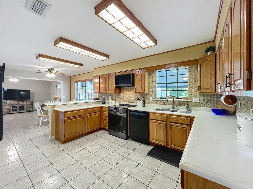 534 Minnow Court Kenansville FL 34739