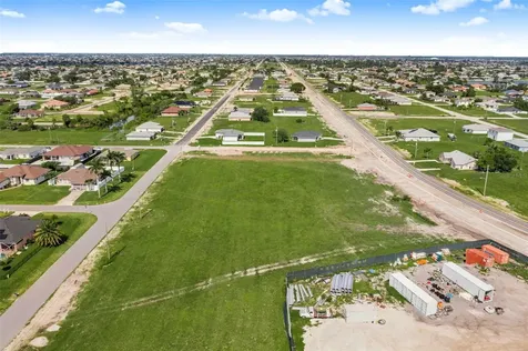 614 Diplomat Parkway E Cape Coral FL 33909
