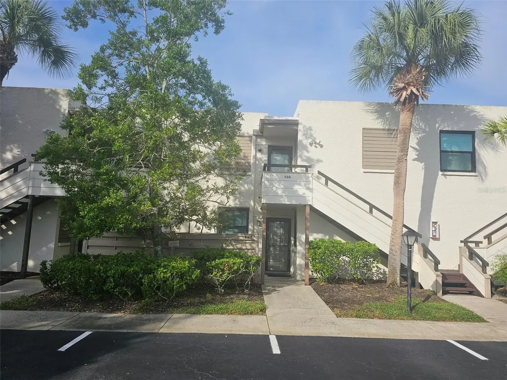 586 Lakeside Drive Bradenton FL 34210